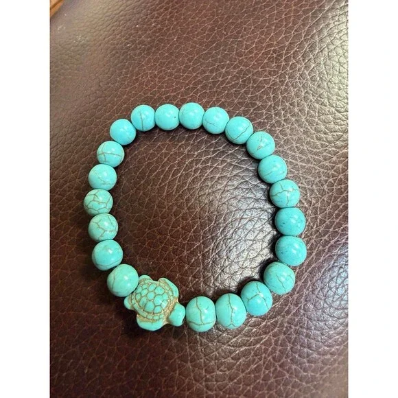 Beautiful Turquoise-Colored Beaded Sea Turtle Stretch Bracelet