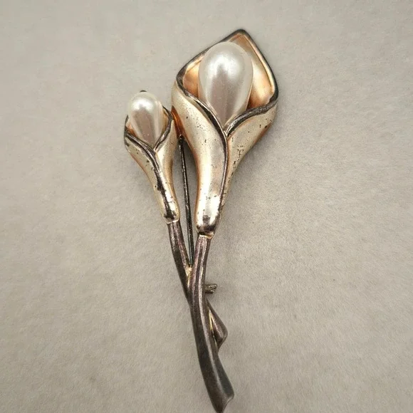 Vintage Calla Lily Brooch Faux Pearl Floral Botanical Silver Tone 3.25 Inch