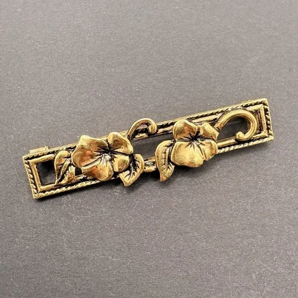 Vintage 1980s Avon Floral Vine Gold Tone Bar Brooch‎ Dainty 1.5