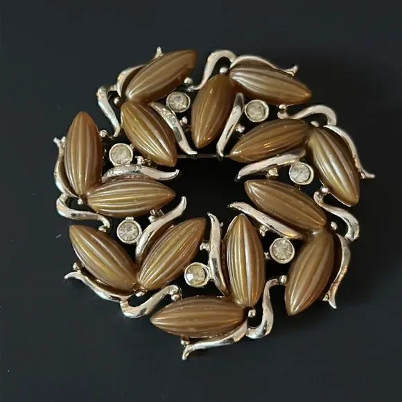 VTG Kramer Brown Almond Rhinestone Round Brooch Pin‎