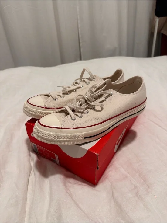Converse Chuck Taylor 70s in natural white