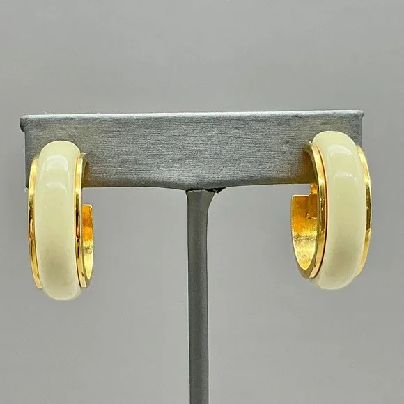 Vintage Avon Earrings Off White Enamel Gold Tone Hoop Clip On 1.5