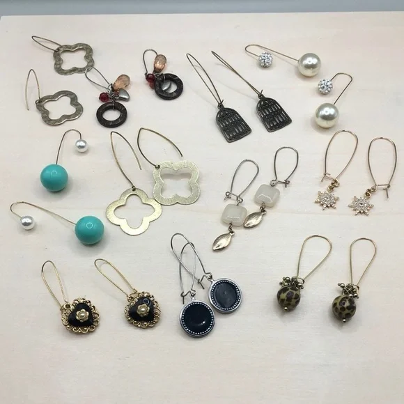 Huge bundle lot 11 wire long dangle earrings variety.