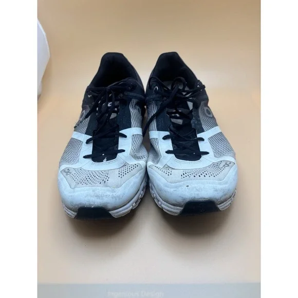 On Running Cloudflow Mens Road Running Shoes Black White Helion CloudTec Low Top