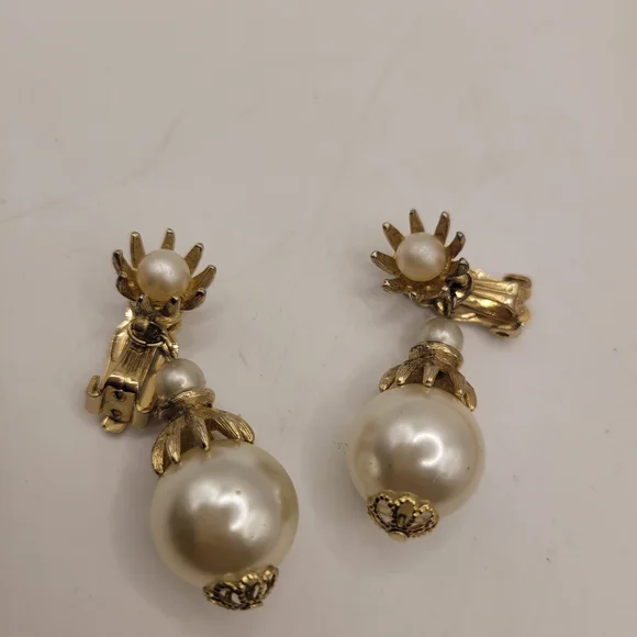 Vintage Gold Tone Faux Pearl Dangle Earrings