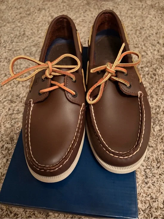 NEW, Never Worn Sperry Brown Leather Boat Shoes with Tan Laces 10M