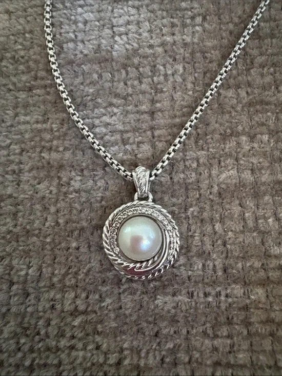 David YurmanSterling Silver Pearl Pendant with diamonds Necklace - White Pearl