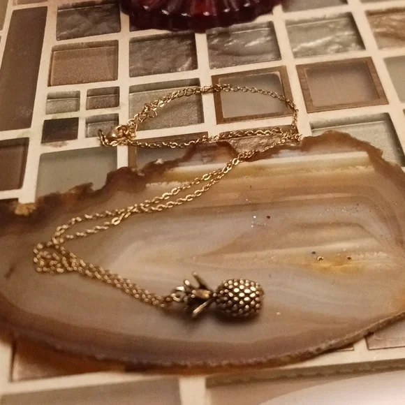 Pinapple Goldtone necklace