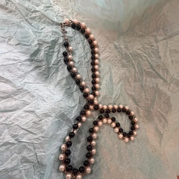 Vintage Style Black and White‎ Faux Pearl Woven Silver Chain Necklace 24 Inch