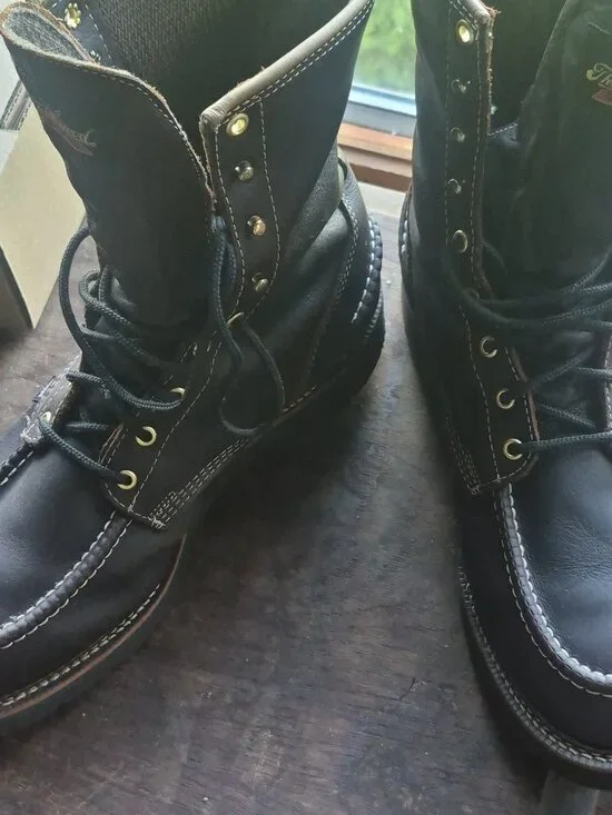 thorogoods 1957s brown 8 inch boots waterproof like new worn once, 11.5 wides