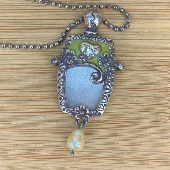 Brighton Joy Heart Green/Silver Photo Pendant Necklace w/Silver Ball Chain.  EUC