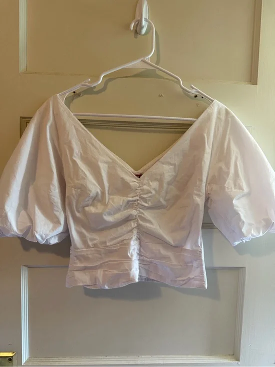 STAUD White Puff-Sleeve Ruched V-Neck Crop Top