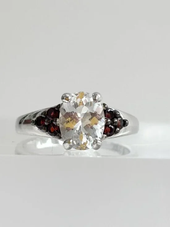 White Topaz & Mini Garnet Gemstone Sterling Silver 925 Vintage Ring - sz 8