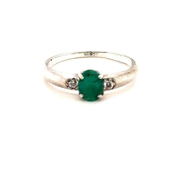 Sterling Silver Oval Green Emerald Three Stone Accent Ring Size 8.5 925 Hallmark