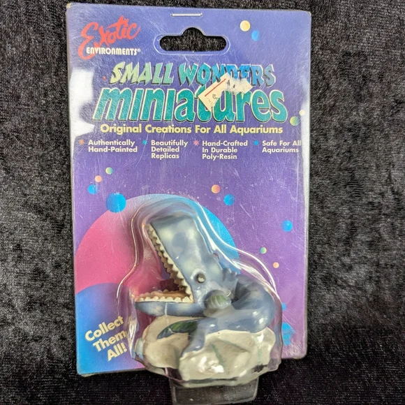 NOS Small Wonders Miniatures Aquarium Decor Open Wide Whale Figure