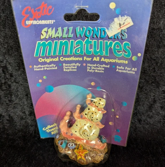 NOS Small Wonders Miniatures Aquarium Decor Snail Family