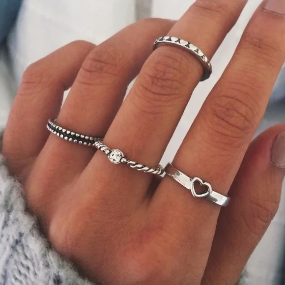 *HADASSAH* 4-Pc Silver Rhinestone Fashion Ring Set