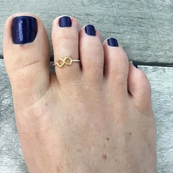 Infinity sterling silver golf toe/midi ring