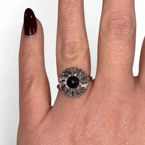 Vintage Sarah‎ Coventry Silver Black Round Flower Medallion Adjustable Band Ring