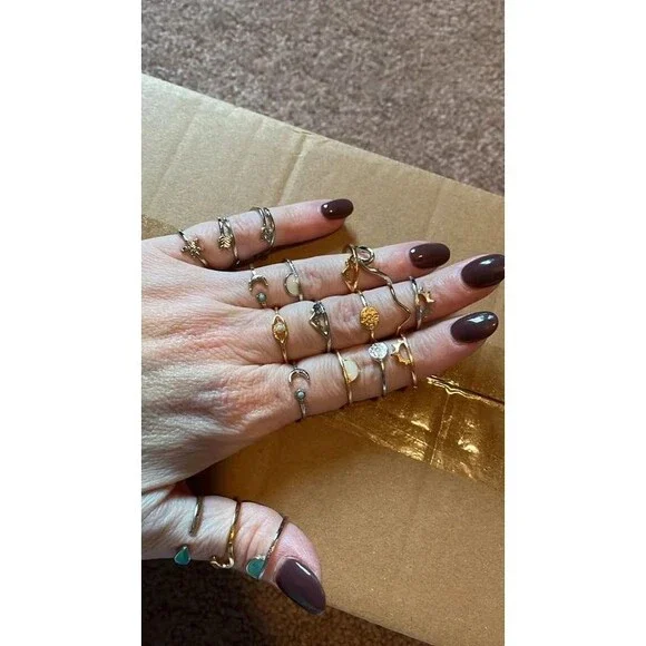Women’s gold & silver 19ct rings Different sizes some adjustable