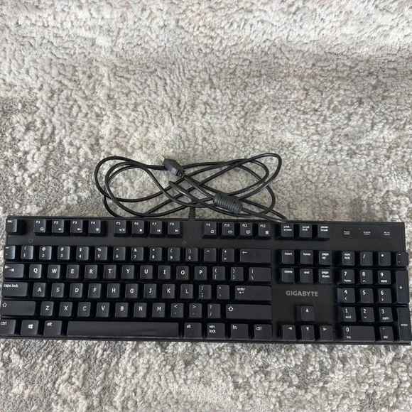 GIGABYTE Force K83 Cherry Red Mechanical Gaming Keyboard GK-FORCE K83 Black