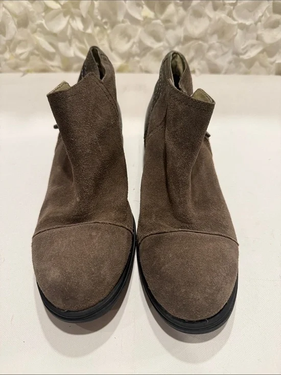 Sorel Men's Taupe Suede Chukka Boots