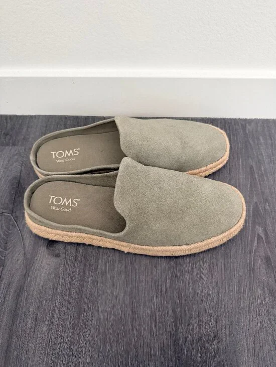 TOMS Santiago Mule – Vetiver Grey Suede (Men's 10.5)