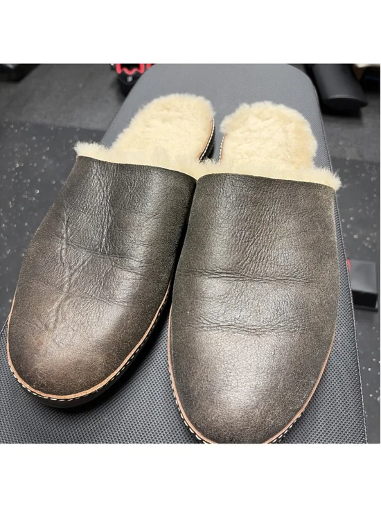 ROSS & SNOW Genuine Shearling Slippers Sz 13 Men’s Brown - Barely Used