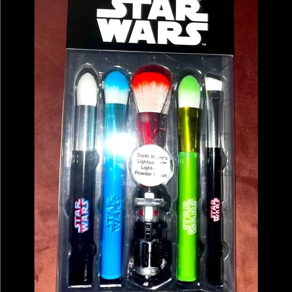 Star Wars make up brushes