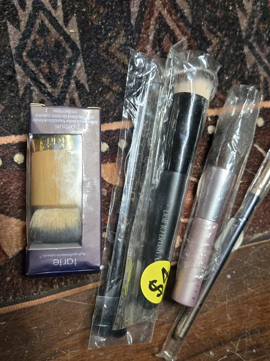 Makeup Brush Set with Black & Metallic Handles