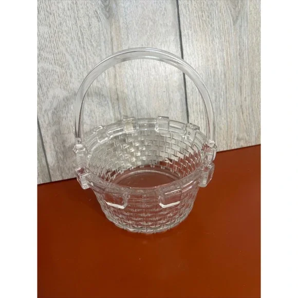 Vintage‎ Clear Pressed Glass Basketweave Candy Dish with Handle Decorative Bowl