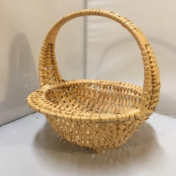 Woven Wicker Basket Home Decor OS Tan Round Handled Boho Storage Cottagecore