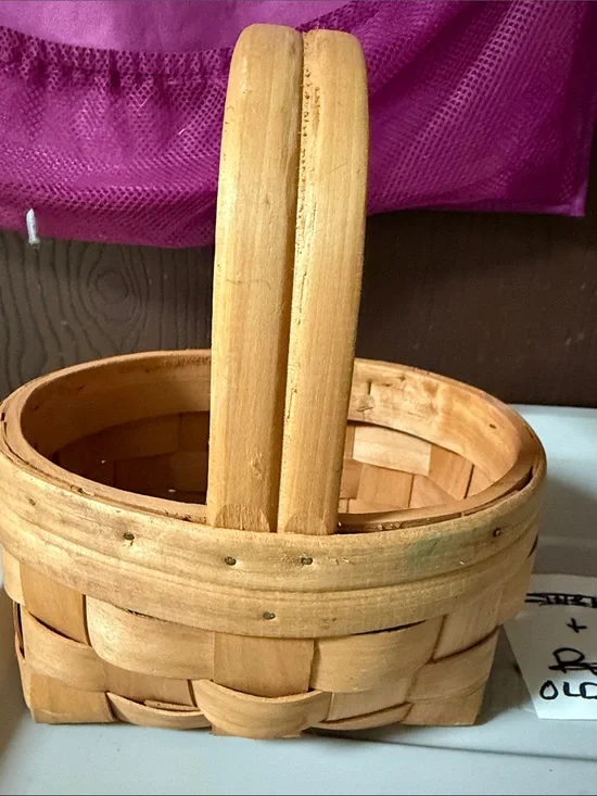 Small Handwoven Wooden Basket with Handle – Rustic Farmhouse Decor
