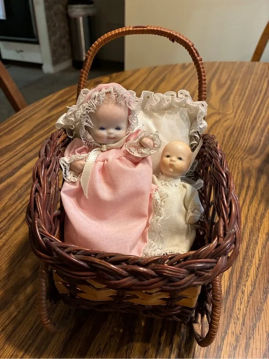 Antique like Wicker Basket with Pink & Cream Baby Doll Set1980-2000
