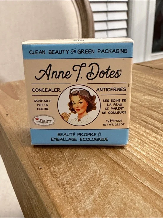 Anne T. Dotes Concealer #18