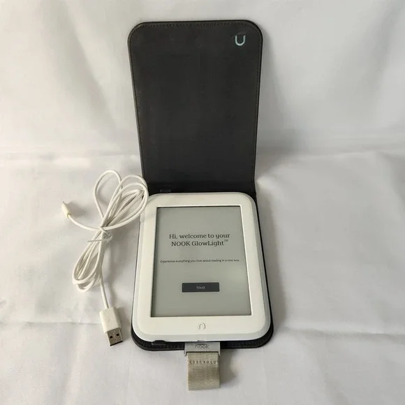 Barnes & Noble Nook GlowLight 4GB eReader (White) BNRV500 Bundle with Case Y2K
