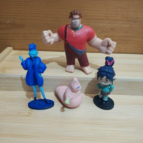 Lot of 4‎ Wreck it Ralph 2