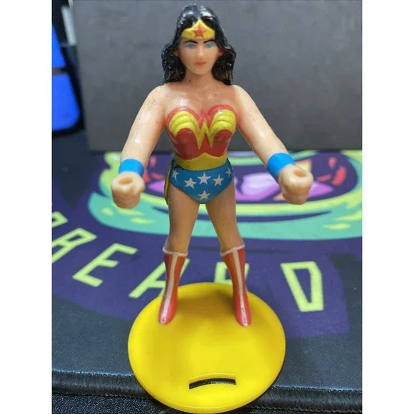 Vintage Collectible Wonder Woman Figure Cake Topper 1985 DC Comics