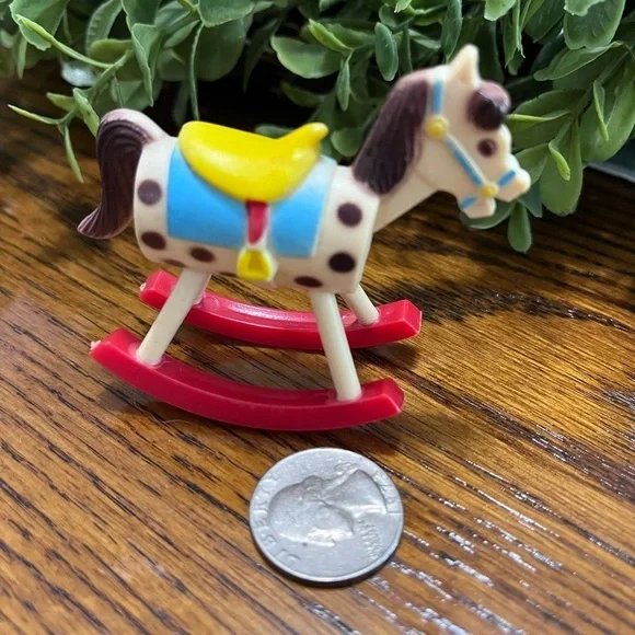 Miniature Dollhouse Rocking Horse Wilton Cake‎ Topper Toy Plastic Figurine HK