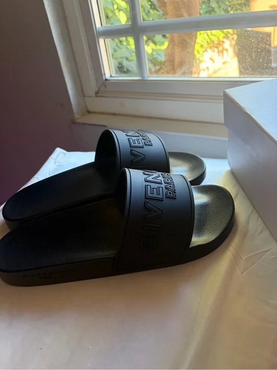 Designer Black and White Branded Dust Bag and Slippers.