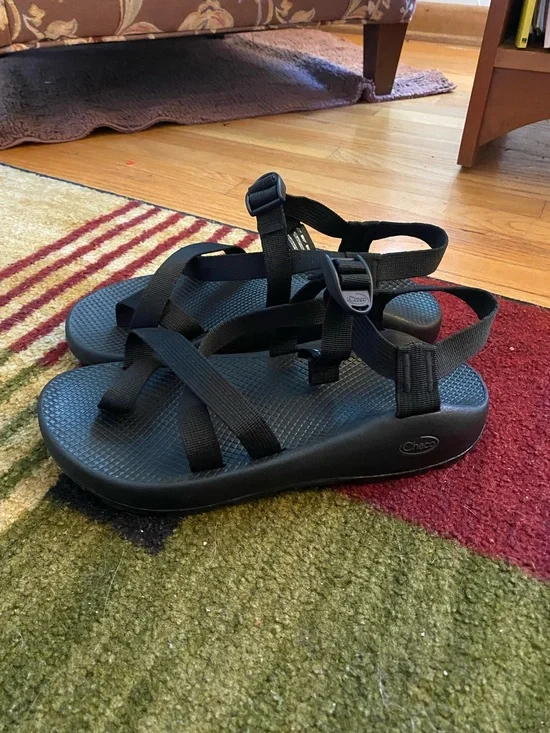 NWOT Chaco Men’s Black Adjustable Sandals Size 10