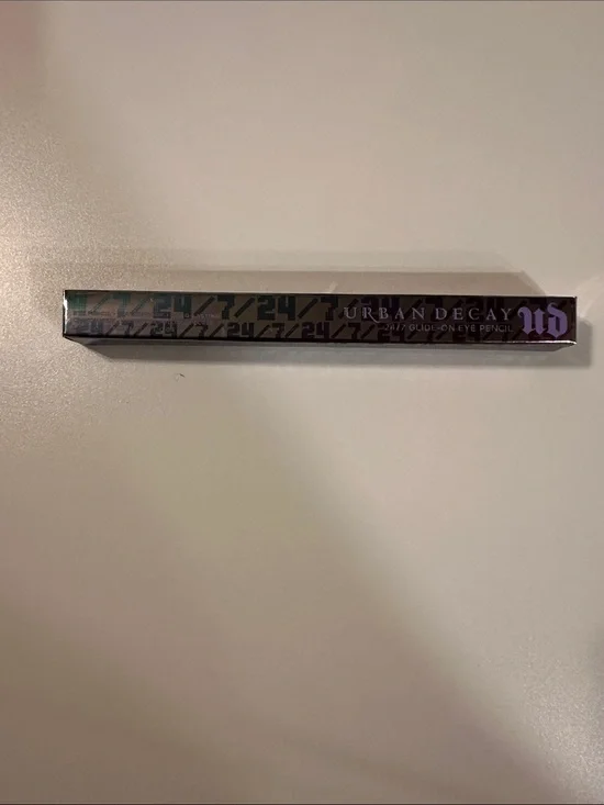 Urban Decay 24/7 Glide-On Eye Pencil - Iridescent Holographic Packaging