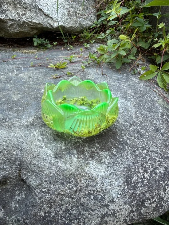 Green resin floral Lotus glow in the dark candle holder