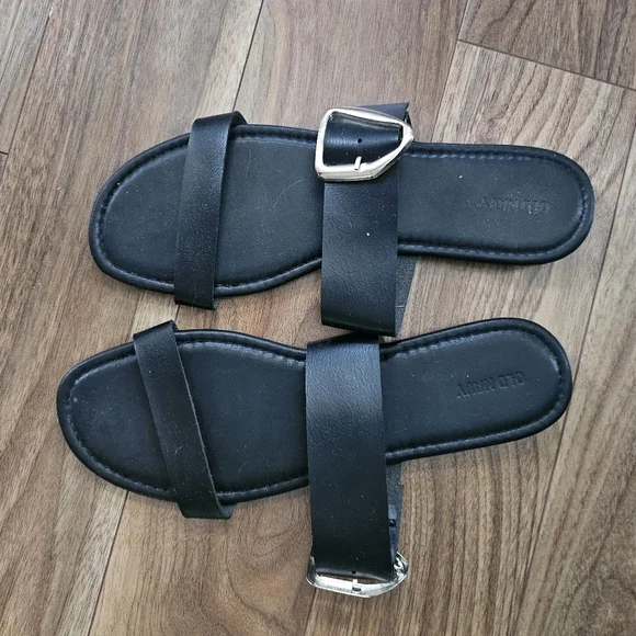 Old Navy Women's Black Double Strap  Buckle Casua Sandals Size 11.