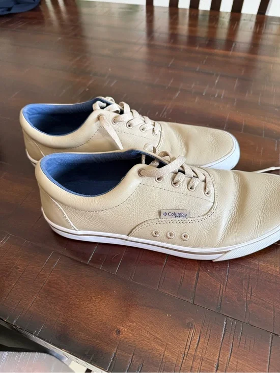 Columbia Beige Leather Low-Top Sneakers with Blue Lining