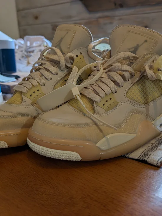 Women's Off-White x Air Jordan 4 Retro 
