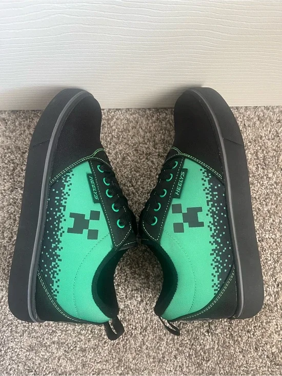Heelys YOUTH Green and Black Mind Craft Skate Sneakers