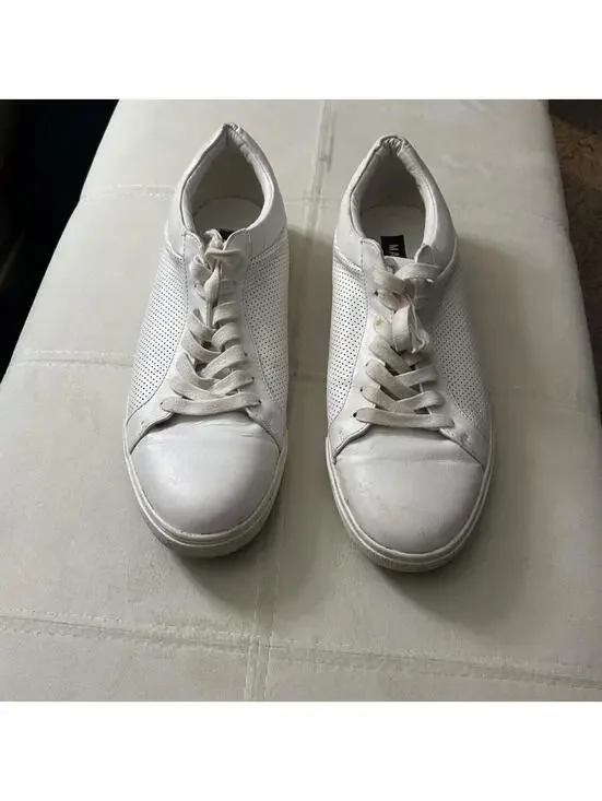 Steve Madden White leather lace up sneakers size 10