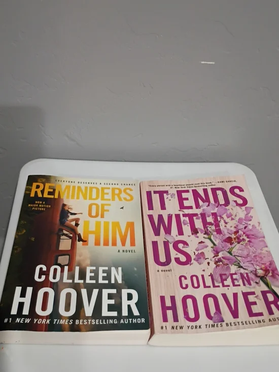Paperback Book Set - Reminders of Him & It Ends With Us By Colleen Hoover