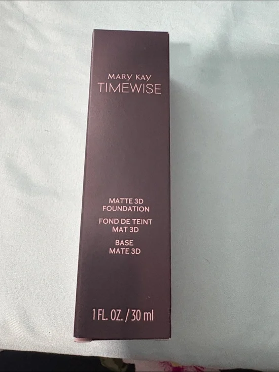 Mary Kay TimeWise Matte 3D Foundation in ivory c 110